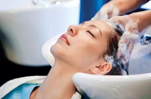 每天洗頭的人更積極