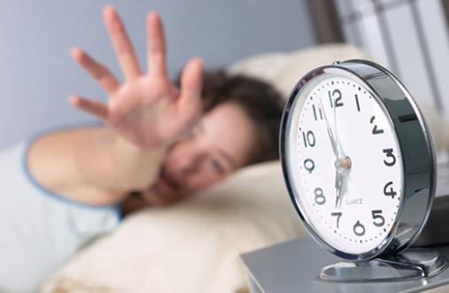 睡前千萬別吃這些食物!