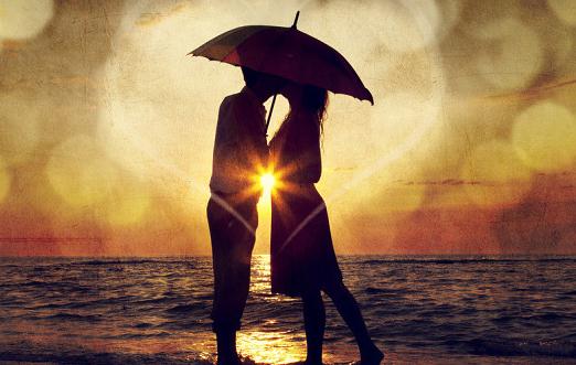 男人的擁抱方式看穿他的內心