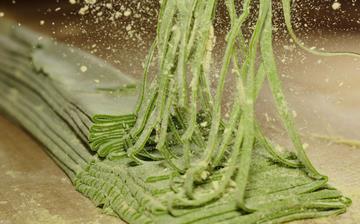 【菠菜面】菠菜面的營養價值_菠菜面怎么做好吃_菠菜面的做法大全 【菠菜面】菠菜面的營養價值_菠菜面怎么做好吃_菠菜面的做法大全