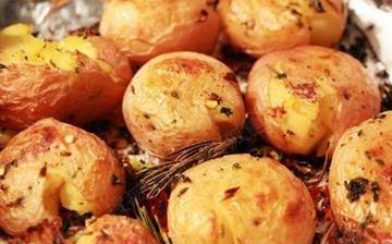【烤土豆】烤土豆的營養(yǎng)價值_烤土豆怎么做好吃_烤土豆的做法大全 【烤土豆】烤土豆的營養(yǎng)價值_烤土豆怎么做好吃_烤土豆的做法大全