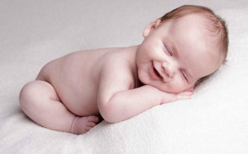 盤(pán)點(diǎn)寶寶各種睡姿的優(yōu)缺點(diǎn)