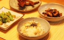 晚飯吃太晚小心發(fā)胖！