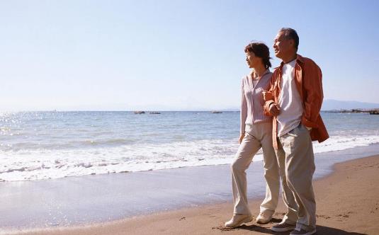 老人如何通過(guò)走路來(lái)養(yǎng)生?