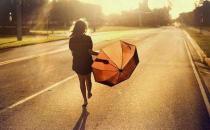 小小嫉妒幫你打動男人心