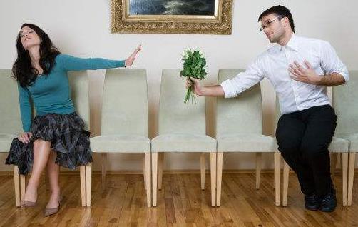 這些小動作說明他可能在和你偷情！