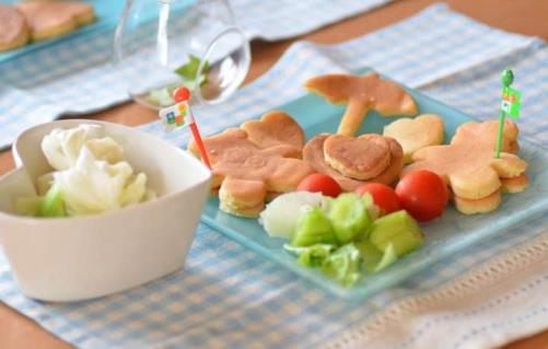 邊走邊吃早餐的危害大！