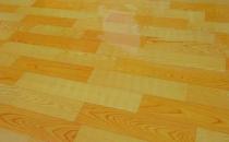 地板革要如何保養？