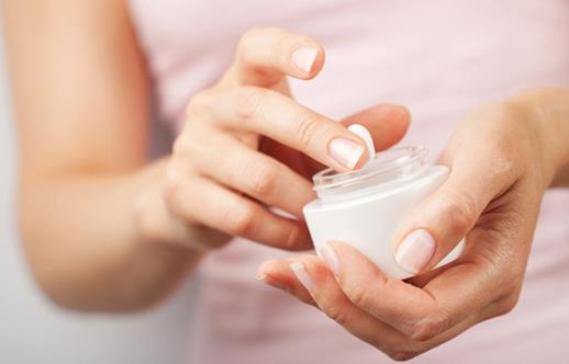 凡士林可以用來擦臉嗎