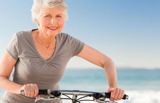 為啥人老后會變矮?