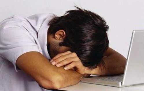 男人每日上網超過5小時會影響健康