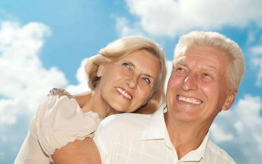 老年人千萬要注意誤吞假牙!