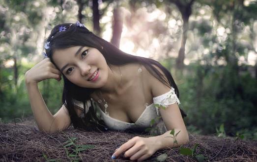 青春期少女什么時(shí)候開始戴文胸?