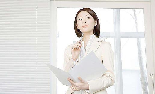 冬天一來(lái)嘴巴就起皮是咋回事