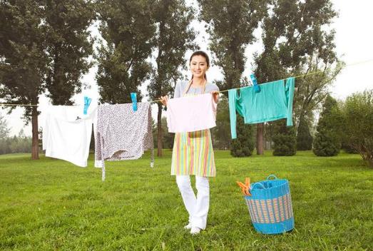 各種不同衣物面料優(yōu)缺點(diǎn) 掌握清洗小竅門(mén)天天穿新衣