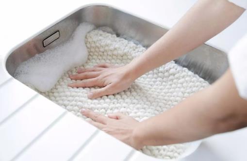 你一定要知道的衣物護(hù)理小技巧！