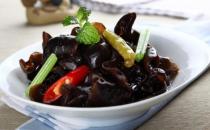 什么人不能吃木耳？木耳不能和什么一起吃