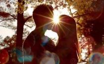 女孩子喜歡你會有的五大表現 表情動作透露好感