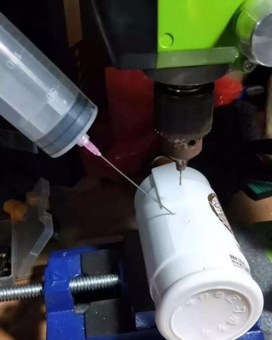 假酒!真瓶裝假茅臺(tái)騙術(shù) 嫌疑人借豪車賣貨