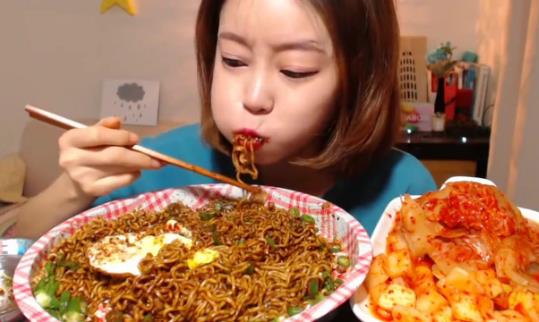 方便面多久吃一次不影響健康 不能吃的是這兩類人