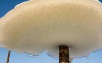 ?俄羅斯干干凈凈的水庫 一夜之間突然出現“冰蘑菇”