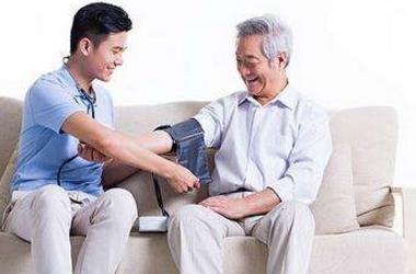 中老年男性血壓易升高 四種食物幫你降血壓