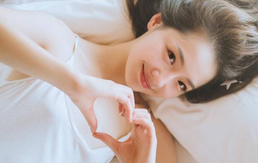 想要快速豐胸選什么?這9招學會了妥妥的變美胸