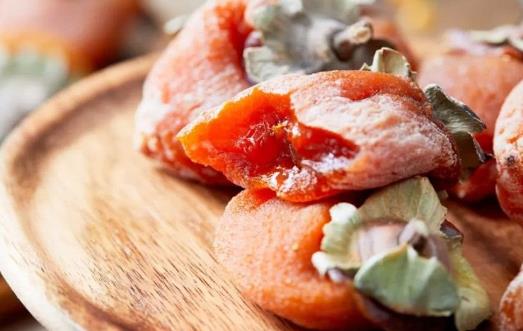 甜美綿柔的柿餅好吃又營養 但是吃柿餅時這些要注意