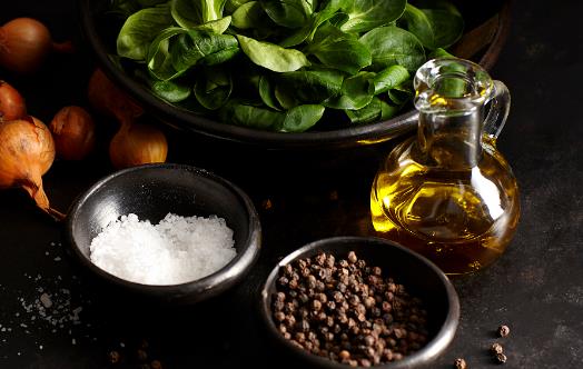 廚房用油 依低溫中溫高溫等不同烹調方式來預備