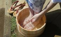 手腳容易出汗的原因 常吃養生粥緩解手腳出汗