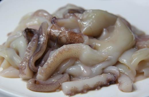 被饅頭噎住千萬誤喂水 救治的黃金時間須做心肺復蘇