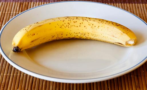 帶有斑點香蕉和正常顏色的區別 斑點香蕉的厲害之處