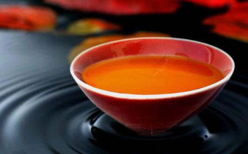 飲酒對(duì)身體真的沒有一點(diǎn)幫助 借酒消愁傷心淚流