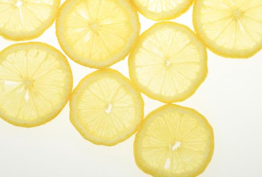 女人臉上斑點(diǎn)產(chǎn)生的原因以及消除方法