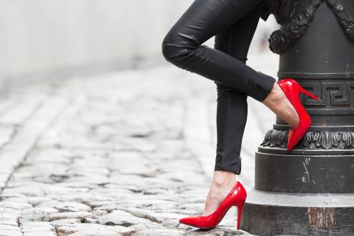 穿錯(cuò)鞋子對(duì)健康不利 如何選合適的鞋子