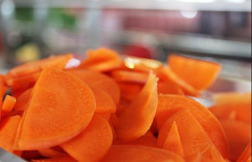 早餐第一口怎么吃才健康?