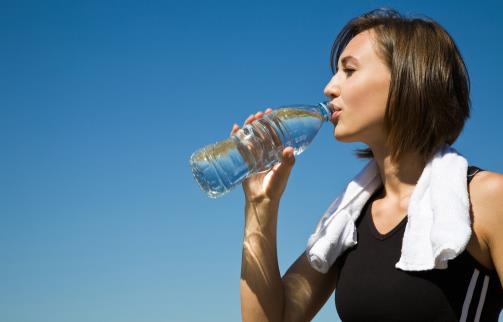 晨起一杯水別這么喝，風(fēng)險(xiǎn)太大...教你早晨喝水正確選擇