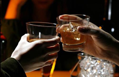 健康飲酒應當遵循的原則 食物解酒小妙招