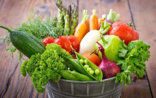 趕走黑色素實(shí)現(xiàn)美白效果 很多的蔬菜和水果就可以