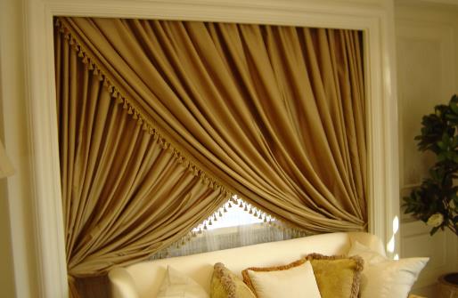 窗簾根本不用拆下來洗,家政阿姨教我一招,分分鐘洗干凈