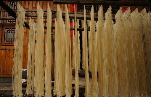 超市買掛面，千萬要留神！一定要看清這個(gè)字！別被忽悠啦