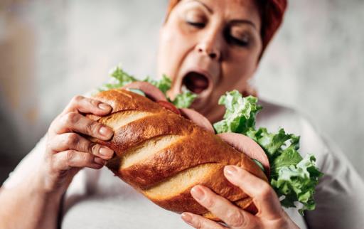 不吃晚飯和吃撐哪個后果更嚴重 答案你意想不到……