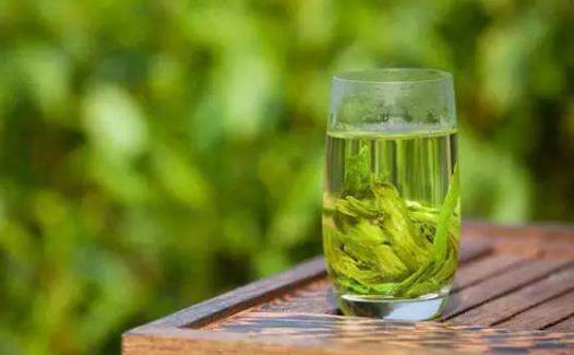 口臭對(duì)生理和心理有著雙重打擊 能緩解口臭的食物