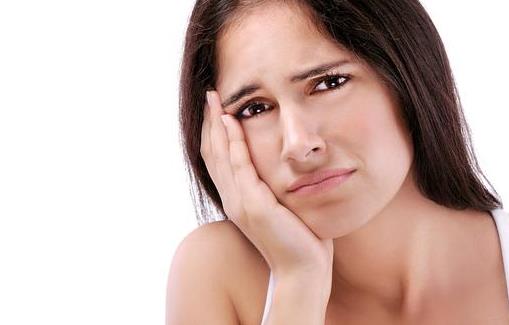 雙頰和鼻子泛紅，你可能得了玫瑰痤瘡