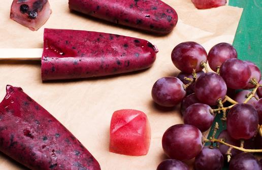 葡萄搭配其它水果做成綜合果汁，風味更獨特