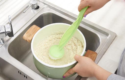 淘米水可潤膚、去污,功效竟有這么多