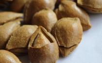 苦杏仁和甜杏仁的區別 食用過量對人體產生危害
