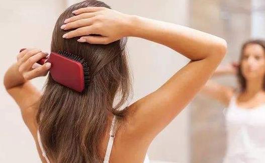 老人洗頭護發注意事項 頭發干透再睡覺