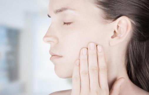 為何會有蟲牙？是糖吃出來的，還是蟲子咬的？大部分家長