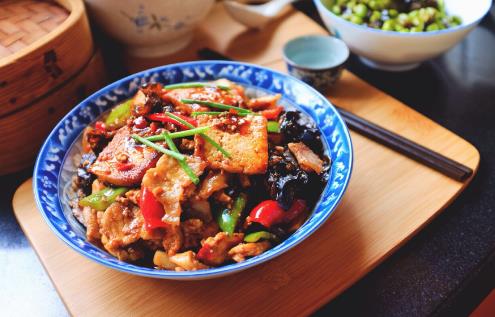 熬骨頭湯時,添熱水還是添冷水?做飯炒菜,記住這幾個烹